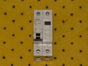SIEMENS FI-LS-Schalter B10A, 30mA, FI/Leitungschutzsschalter 5SU1 356-6KK10 RCB0 - Bild 1 von 1