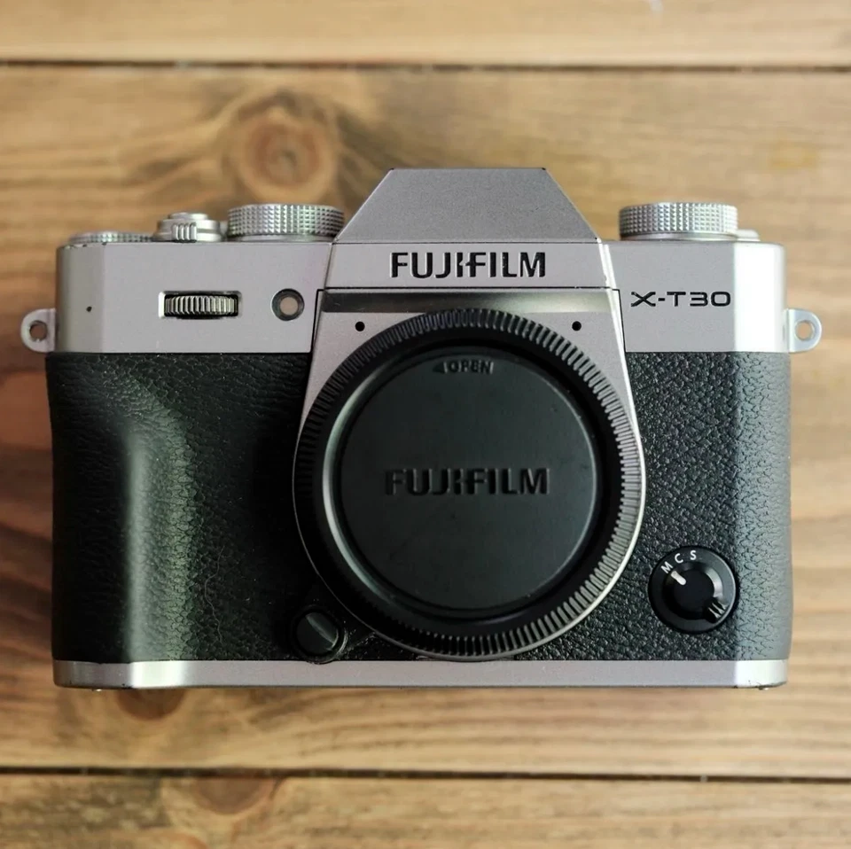 Fujifilm X-T30 Silver Body Only Mirrorless Camera Near Mint with Charger Japan - Image 1 of 4