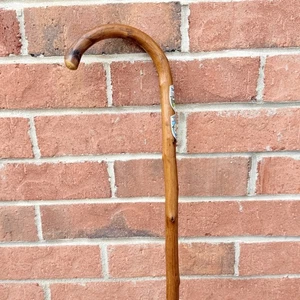 Vintage Wooden Thornton Dale Yorkshire Walking Stick 2 Decorative Metal Badges - Picture 1 of 13