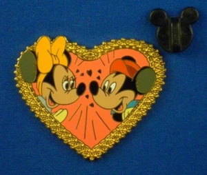 Mickey & Minnie Mouse in Heart Disney Sweethearts Valentines LE 1000 Pin # 28265 - Picture 1 of 4