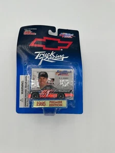 P.J. Camioneta Chevrolet Racing Jones escala 1:64 #1 1995 - Imagen 1 de 3