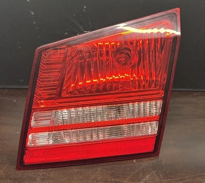  2013 道奇 JOURNEY 尾灯右乘客内尾灯原始设备制造商 — 第 1/3 张图片