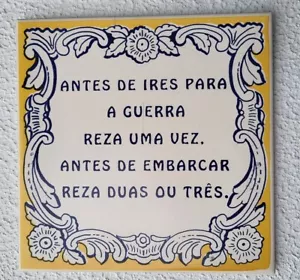 Azulejo cerámico portugués vintage "Antes de viajar en barco reza 2 o 3 veces" - Imagen 1 de 2