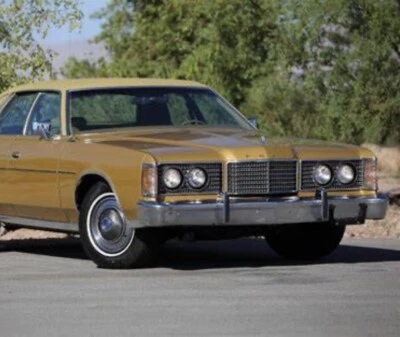 Parachoques delantero Ford Ltd 1974 Foto 1 de 3