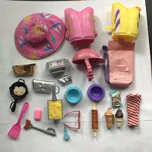 Konvolut Barbie + Clone Puppenzubehör 23 Teile Hüte Handtasche Küche Haustier Schwimmwesten - Bild 1 von 6
