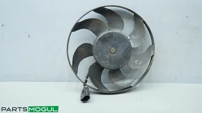 06-22 Ventilador de hoja de enfriamiento del radiador del motor negro Volkswagen Passat OEM Foto 1 de 4