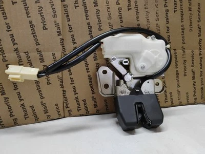 Actuador de bloqueo de pestillo de escotilla de maletero trasero Scion tC 2011-2016 OEM Foto 1 de 4