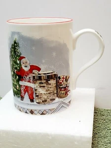 CROWN TRENT "SANTA" Christmas Coffee-Tea Mug/Cup Made in England Holiday - Picture 1 of 8
