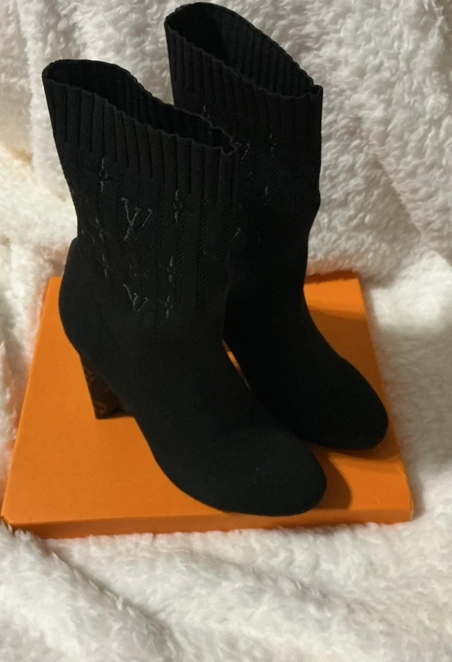 Louis Vuitton Silhouette Ankle Boots Black EUR 38 7US European version  - Image 1 of 3