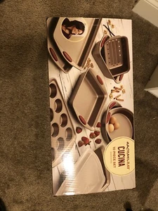Juego de 10 utensilios para hornear antiadherentes Rachael Ray Cucina, marrón latte con arándano  - Imagen 1 de 4