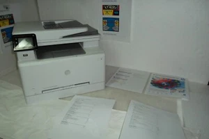HP LaserJet M283fdw stampante multifunzione duplex wireless stampa copia fax 2,7" touch - Foto 1 di 11