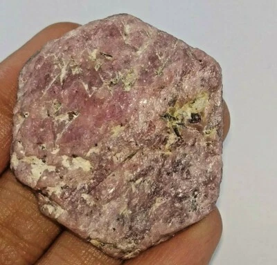 100% Natural Ruby Corundum Rough 136.65 Ct Loose Gemstone With Free Gift - Image 1 of 4