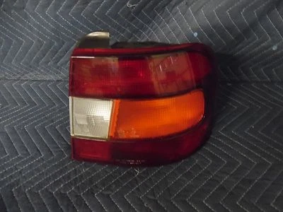 92 93 LUZ TRASERA DERECHA HYUNDAI ELANTRA EXCELENTE 1992 1993 Foto 1 de 2