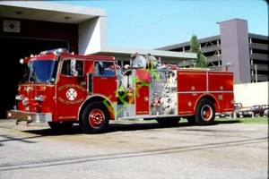 JEFFERSON PARISH. LA Fire Apparatus SLIDE: E-18 1984 GRUMMAN - Picture 1 of 1