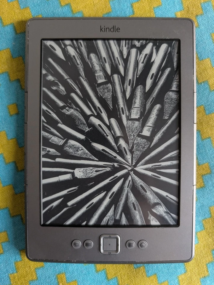 Amazon Kindle 4th Generation - D01100 eBook Reader - Wi-Fi 6" Display Graphite - Image 1 of 4