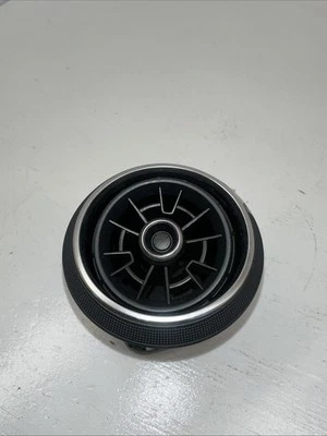 # AUDI Q2 2020 REJILLA CALEFACCIÓN CENTRAL VENTILACIÓN AIRE 81A820901A Foto 1 de 4
