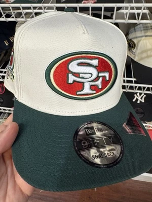 Gorra New Era San Francisco 49ers SnapBack 9Fifty AF Off White Verde Rojo Dorado Logo Foto 1 de 3