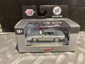 1/64 M2 1987 BUICK REGAL TIPO T GRIS Y PLATEADO - Imagen 1 de 3