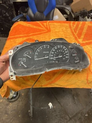 2001 - 2003 年福特护林员 A/T 仪表组 207K 原始设备制造商 2002 — 第 1/4 张图片