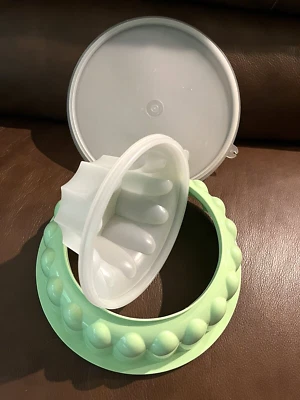 Tupperware Dessert Jello Mold & Lid 3 Ring Light Green Vintage - Image 1 of 4