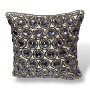 Almohada con cuentas adornada con piedras periwinkle blanco perla espalda con cremallera - Imagen 1 de 10