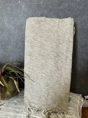 Mantón de lana de yak del Himalaya de tela texturizada beige mantón hecho a mano manta Foto 1 de 4