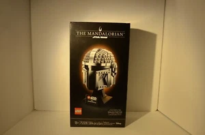 LEGO Star Wars 75328 The Mandalorian/Din Djarin Helmet, Helmet Collection, New - Picture 1 of 8