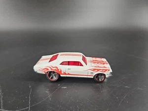 350 SS 1968 Chevy Nova Red Line Hot Wheels 2008 Mattel blanco y rojo - Imagen 1 de 8