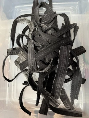 Jeans preto com costuras planas de feltro da Upcycled--Lote de aprox. 11 jardas - Imagem 1 de 3