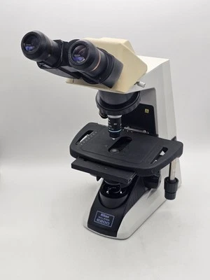 Бинокуляр образовательный микроскоп Nikon Eclipse E200 с 3 целями 4X 10X 40X - Изображение 1 из 4