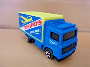 Matchbox Volvo Container Truck - Airways - unbespielt, mint - Bild 1 von 3