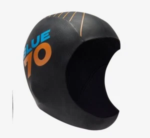 Blueseventy Neopren Totenkopf Kappe Mütze warm Freiwasser Schwimmen/Triathlon UVP 30£ - Bild 1 von 1