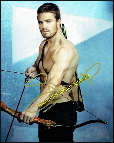 Stephen Amell Oliver Queen Arrow Arrowverse Signed Autograph UACC RD 96 Cover