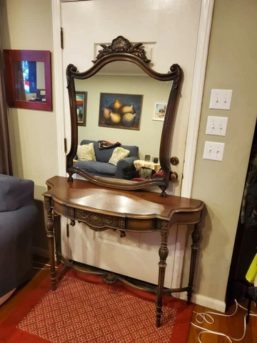 ANTIQUE ENTRYWAY TABLE WITH ANTIQUE MIRROR Cover
