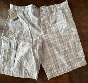 Dockers Mens Shorts Golf Hike Size 38 Gray Plaid 10 inch inseam NEW WITH TAGS - Picture 1 of 10
