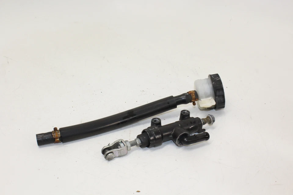 Kawasaki Ninja 250r Ex250j 2011 cilindro maestro de freno trasero con depósito Foto 1 de 4