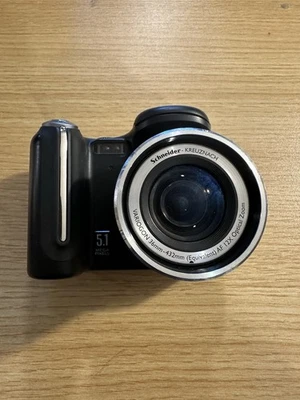 Kodak EasyShare P850 5.1MP Camera PLEASE READ for parts or Repair - Image 1 of 2