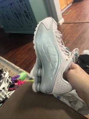 Женские Nike Shox R4 едва розовый металлик платины серебра AR3565-600 sz 8,5 - Изображение 1 из 4
