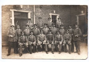 Foto cartolina soldati granatieri Landwehr reggimento 100 pose Poznan 1915 - Foto 1 di 2