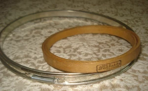 Antique Vtg DUCHESS Wooden Embroidery HOOP 4" Felt Lined & 7" Metal Cork Lined - Picture 1 of 9