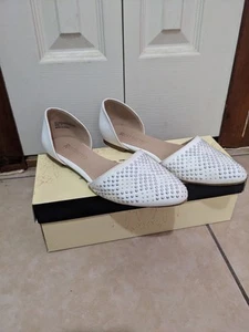 Restricted Women's White Studded Flats Size 7 Comfort Party Shoes Wedding Guest - Picture 1 of 15