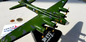 B - 17 Memphis Belle Segunda Guerra Mundial Bombardero Metal Modelo 1:144 Atlas Avión YAKAIR - Imagen 1 de 12