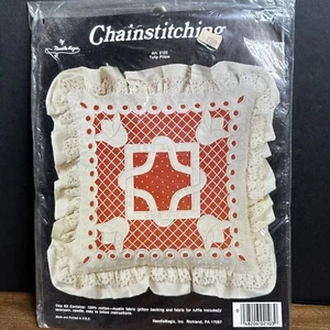 Needle Magic Tulip Pillow Chainstitching 14" Pillow Kit 2103 NOS Red Lace - Picture 1 of 2