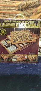 BRANDNEU/UNGEÖFFNET. Schach, Dame, Dominosteine, Backgammon, Cribbage und Karten - Bild 1 von 7