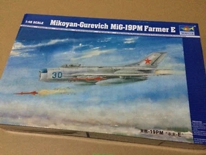 Trumpeter 1/48 02804 Mikoyan-Gurevic​h MiG-19M Farmer E - Picture 1 of 5