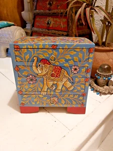 INDIAN HAND PAINTED MANGO WOOD 4 DRAWER CHEST / TRINKET DRAWERS - ELEPHANT THEME - Picture 1 of 18