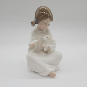 Lladro Nao Figur - Zeit für deine Flasche | Mädchen füttert Lamm 1275 - L/N 3730 - Bild 1 von 9
