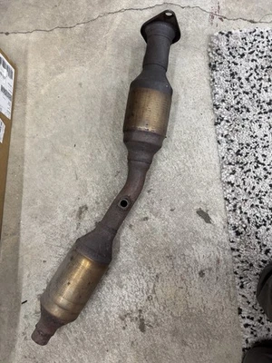 2004 2005 2006 2007 2008 2009 Toyota Prius Catalytic Converter Cat GD3 EA6 OEM - Image 1 of 4