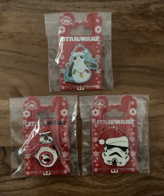 Juego de 3 prendedores de Navidad de Disney Star Wars Stormtrooper, BB-8 y Porg Santa Hat Set Foto 1 de 4