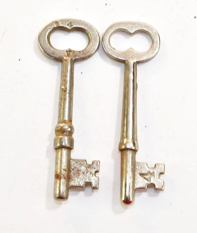 Old Vintage Antique Steel Skeleton Keys  #4 Archtectural Salvage Cover